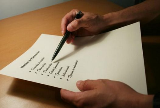 雅思写作中可用的万能句子和同义词